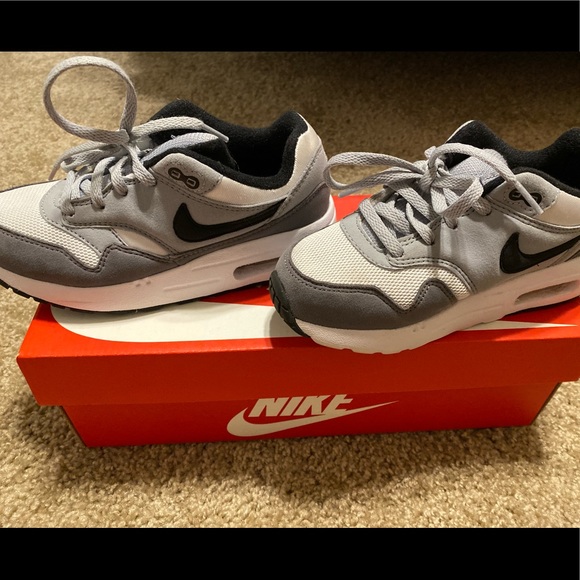 boys nike shoes size 13